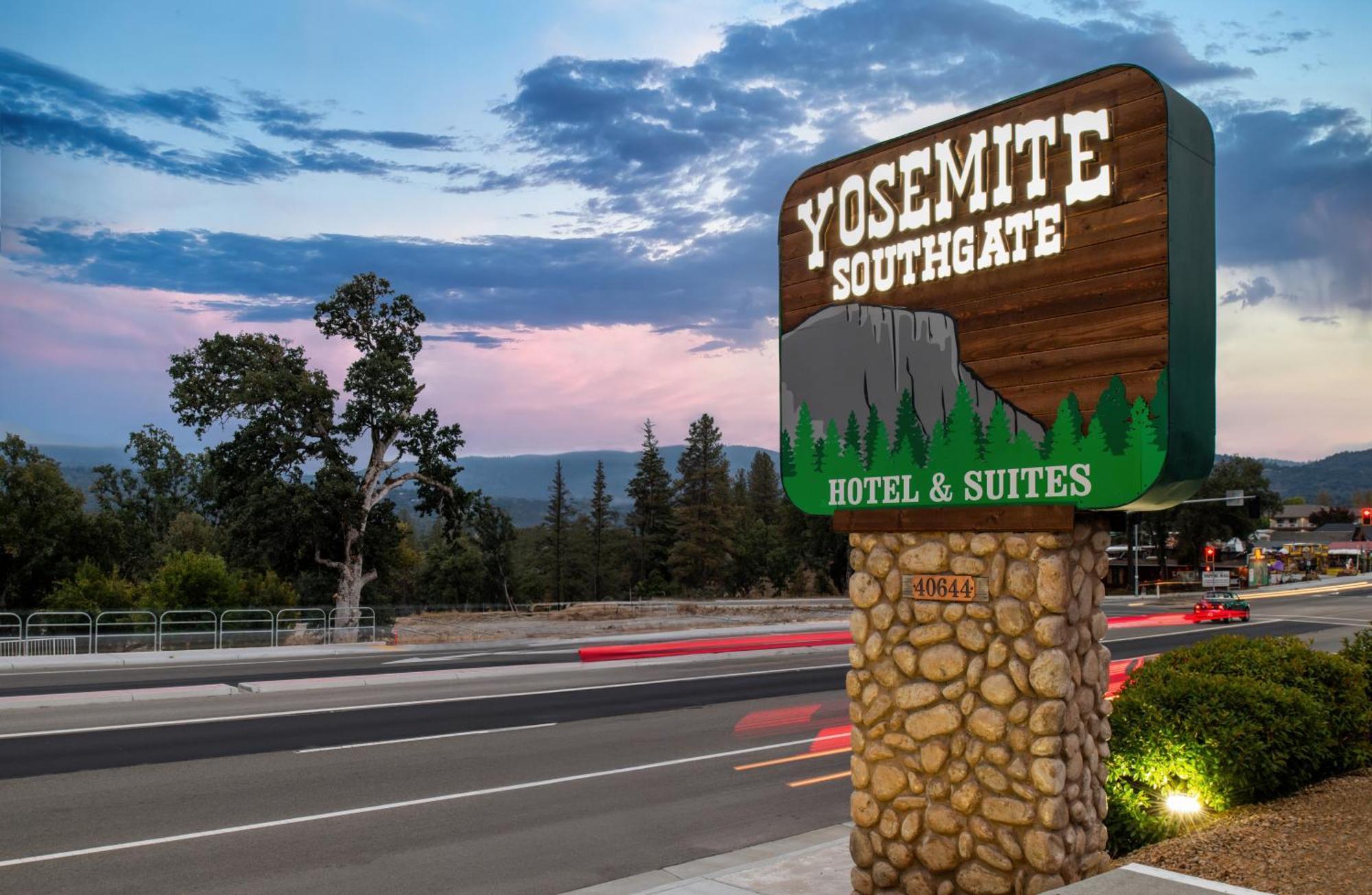 Yosemite Southgate Hotel & Suites Oakhurst Exterior foto