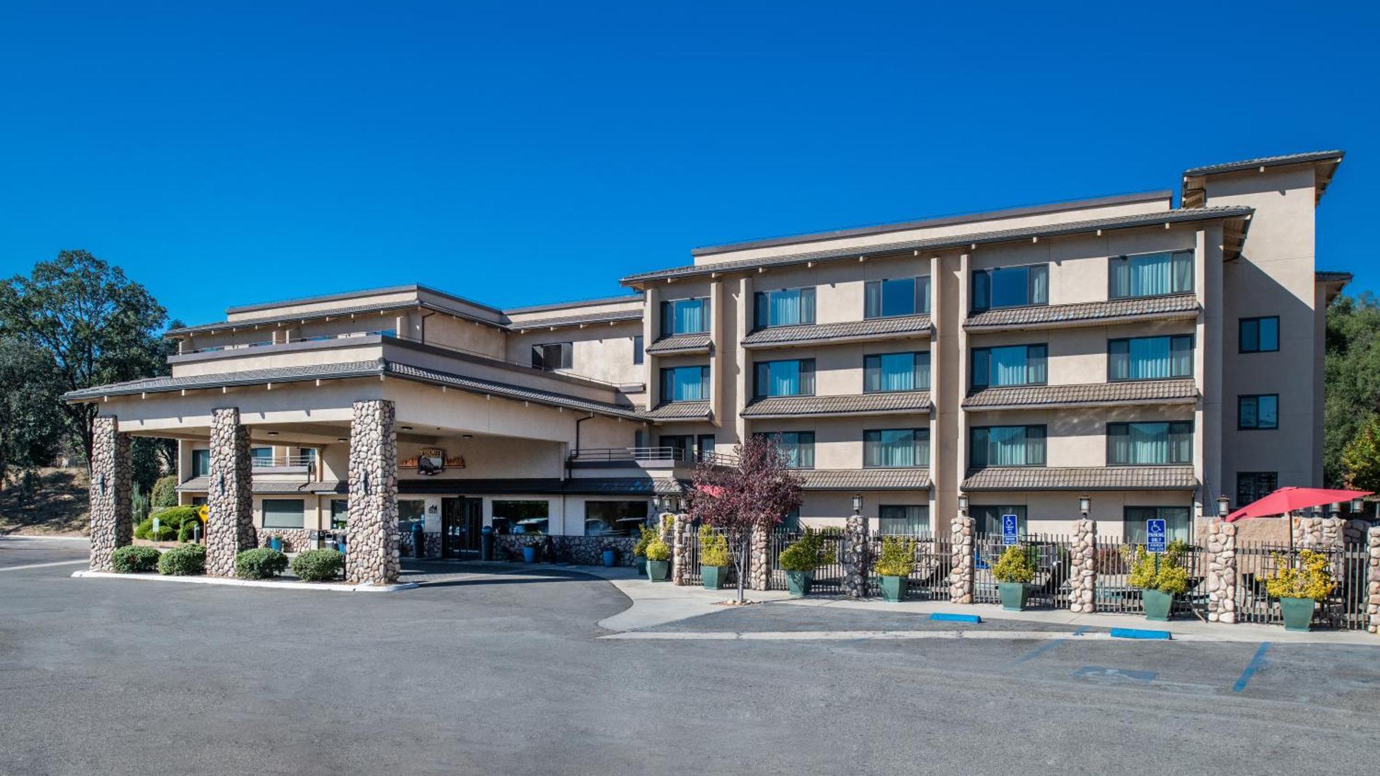 Yosemite Southgate Hotel & Suites Oakhurst Exterior foto