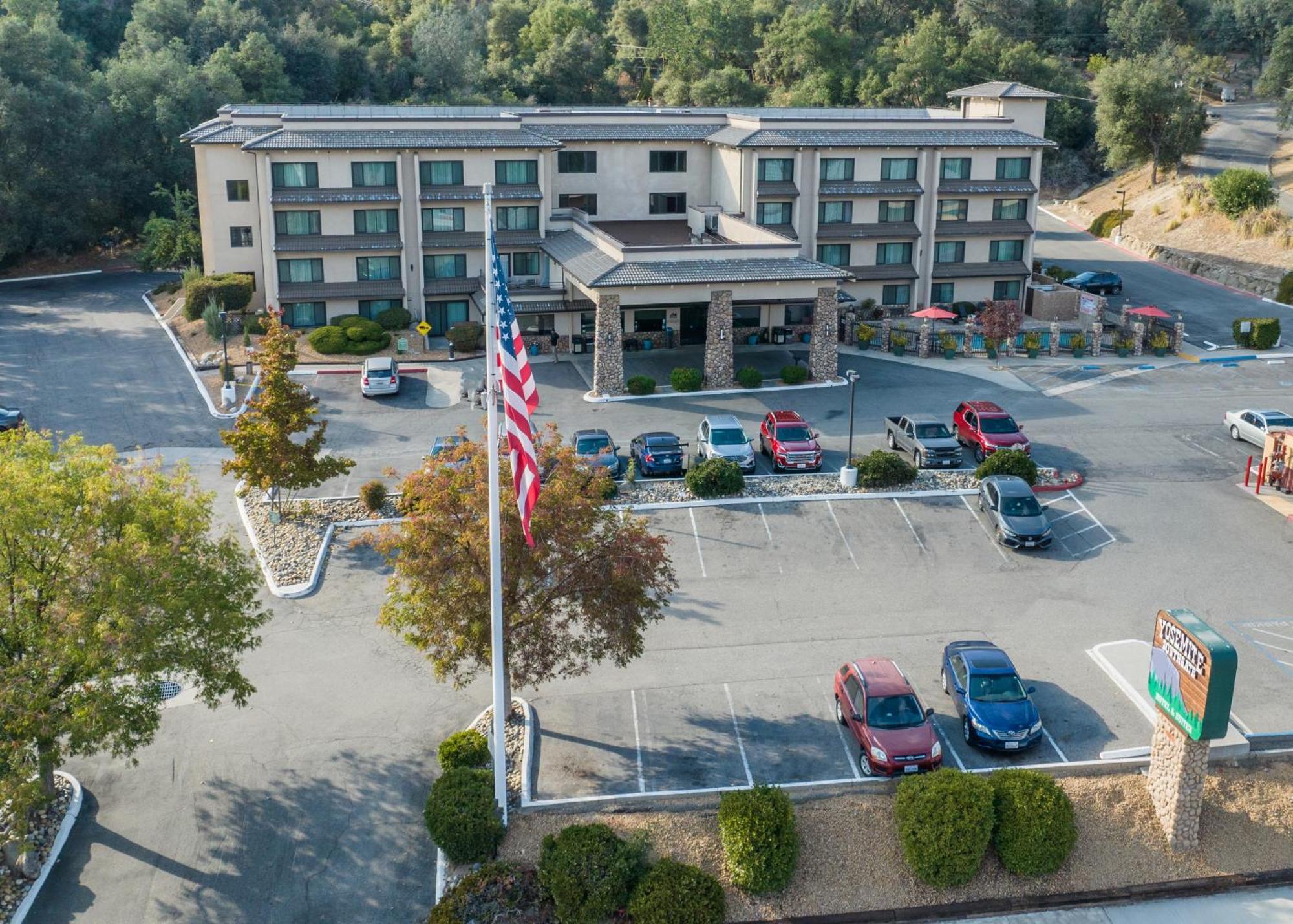 Yosemite Southgate Hotel & Suites Oakhurst Exterior foto